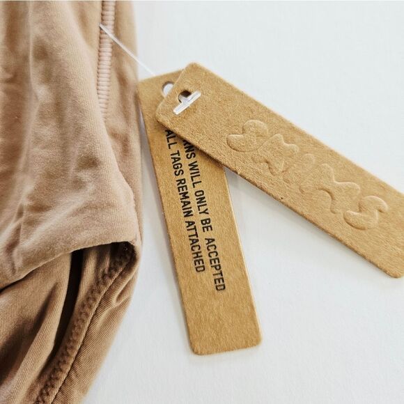 NWT Skims Fits Everybody Short Sleeve Crew Neck T-Shirt Thong Bodysuit Sienna L - Picture 8 of 10